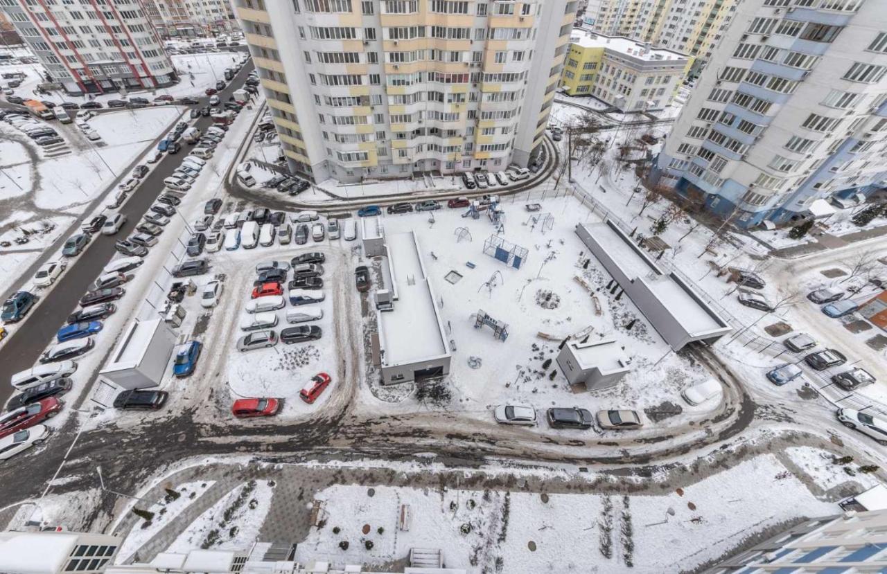 Позняки, Современные Апартаменты Ул Е.Пчелки 7 Kyjev Exteriér fotografie